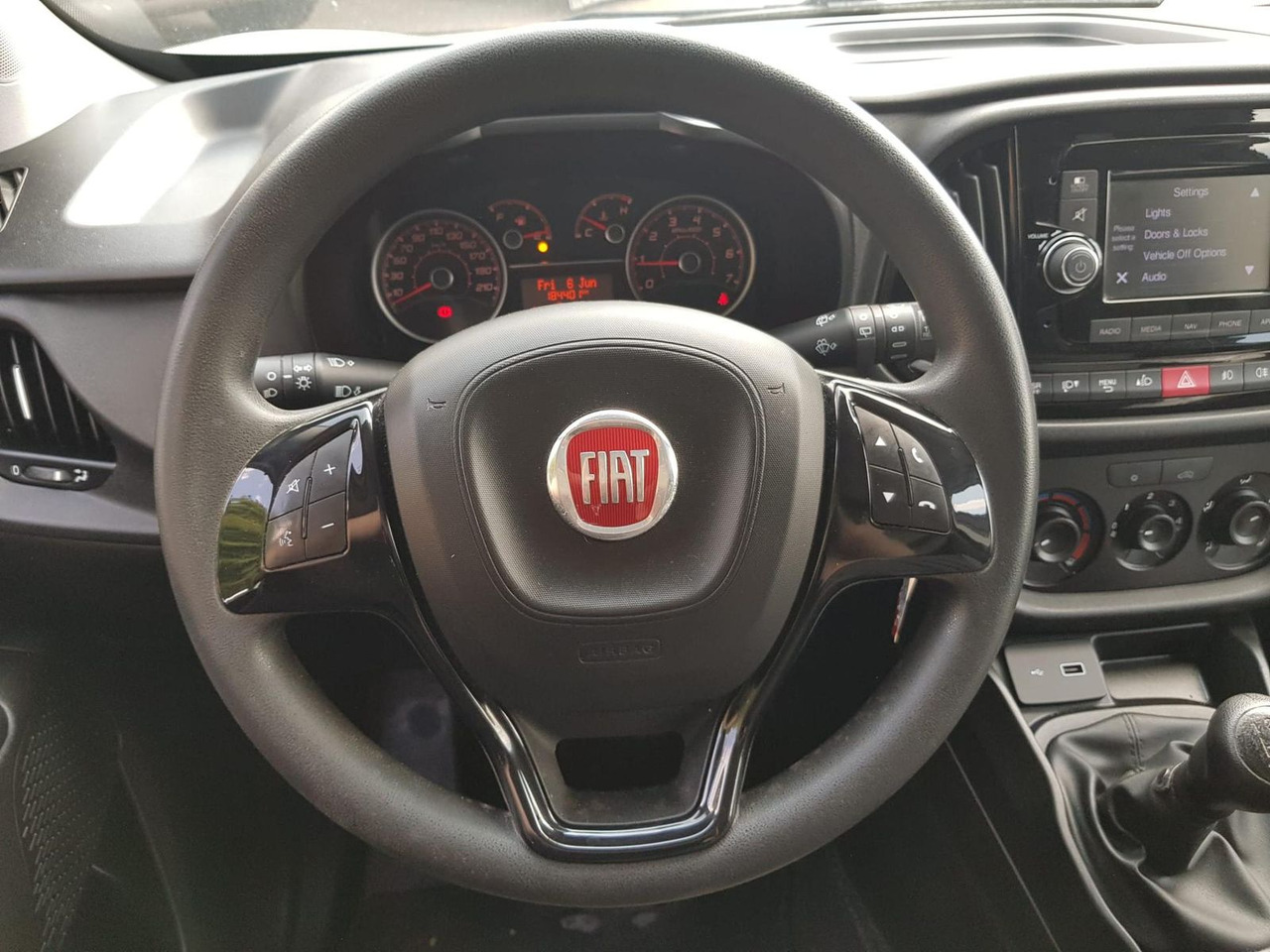Personentransporter Fiat Doblo Kastenwagen SX 1.3 Klima, Radio mit Nav...: das Bild 13