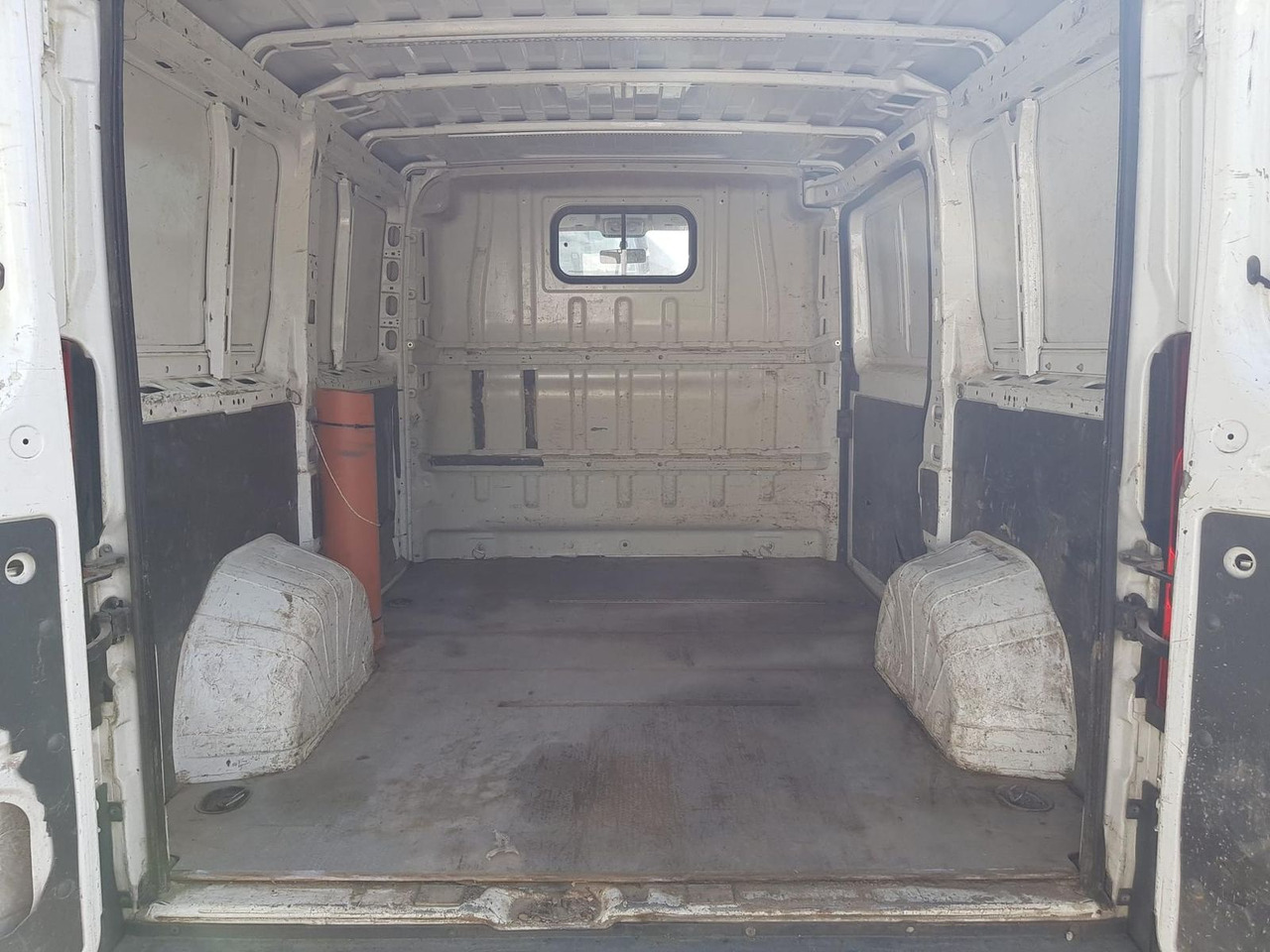 Fiat Ducato Kastenwagen 120 MULTIJET Radio+AHK 88... - Kleintransporter: das Bild 5 Fiat Ducato Kastenwagen 120 MULTIJET Radio+AHK 88... - Kleintransporter: das Bild 5