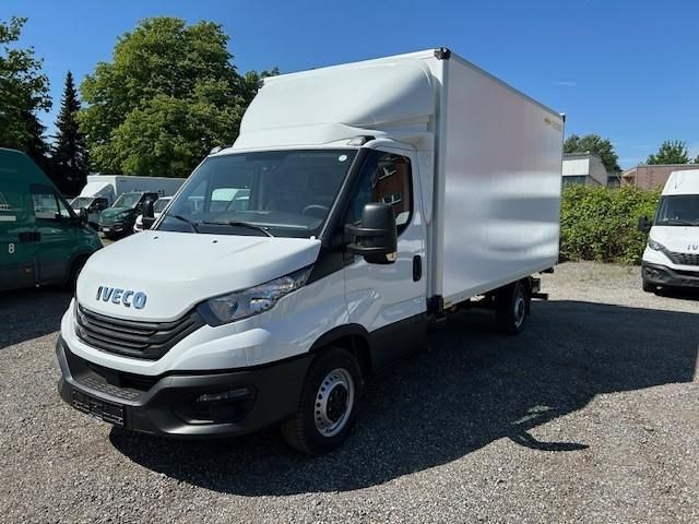 Iveco Daily 35S16H 3.0 LBW Kamera Spoiler 11... - Koffer Transporter: das Bild 1 Iveco Daily 35S16H 3.0 LBW Kamera Spoiler 11... - Koffer Transporter: das Bild 1