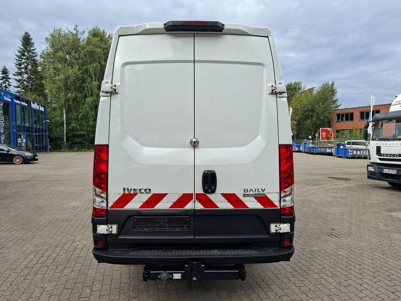 Iveco Daily 50C18HA8 V AHK, RADIO, KLIMA, 132 kW (1... - Pritsche Transporter: das Bild 4 Iveco Daily 50C18HA8 V AHK, RADIO, KLIMA, 132 kW (1... - Pritsche Transporter: das Bild 4