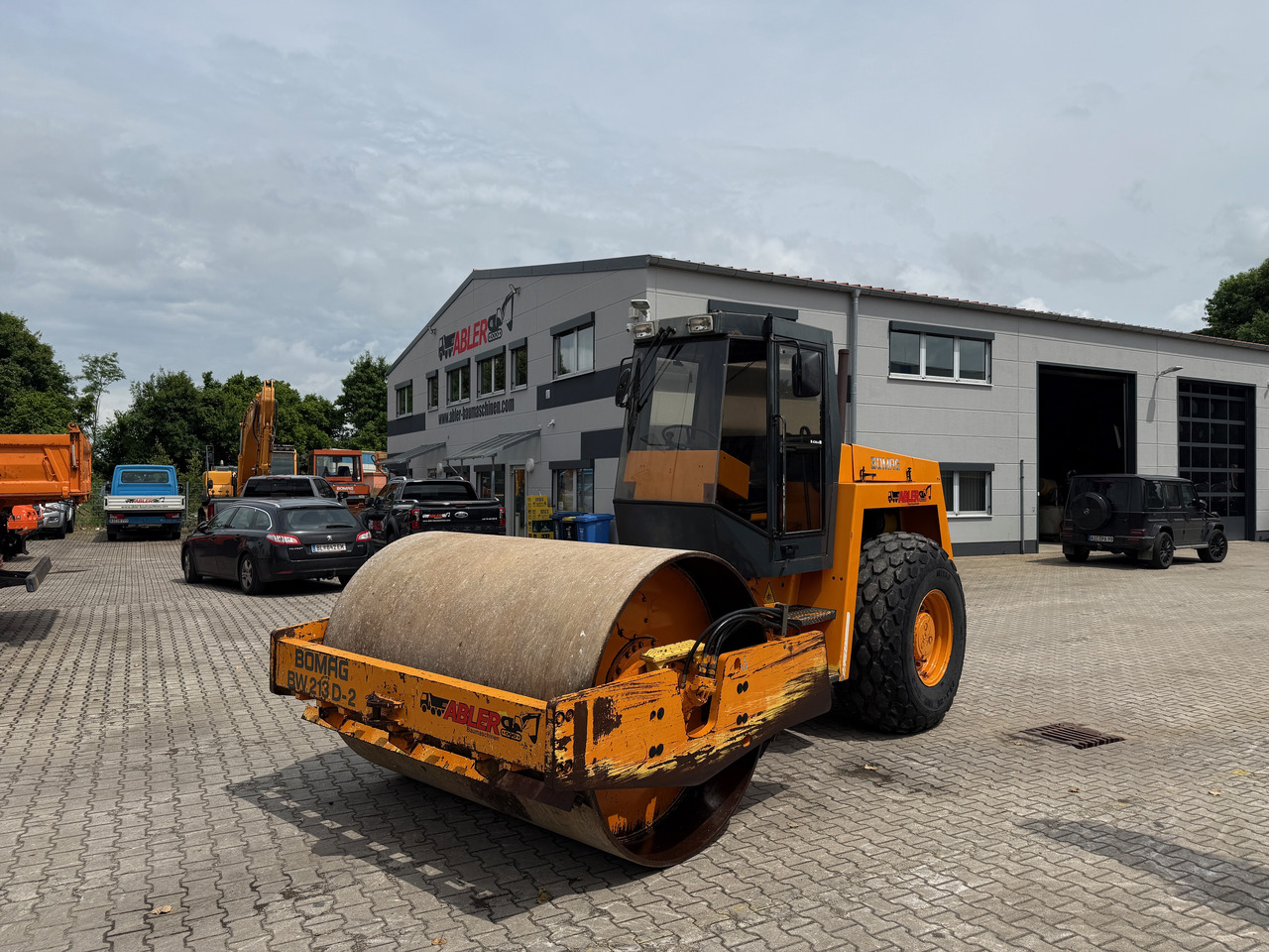 Bomag BW 213D-2 Walzenzug - Walzenzug: das Bild 2 Bomag BW 213D-2 Walzenzug - Walzenzug: das Bild 2