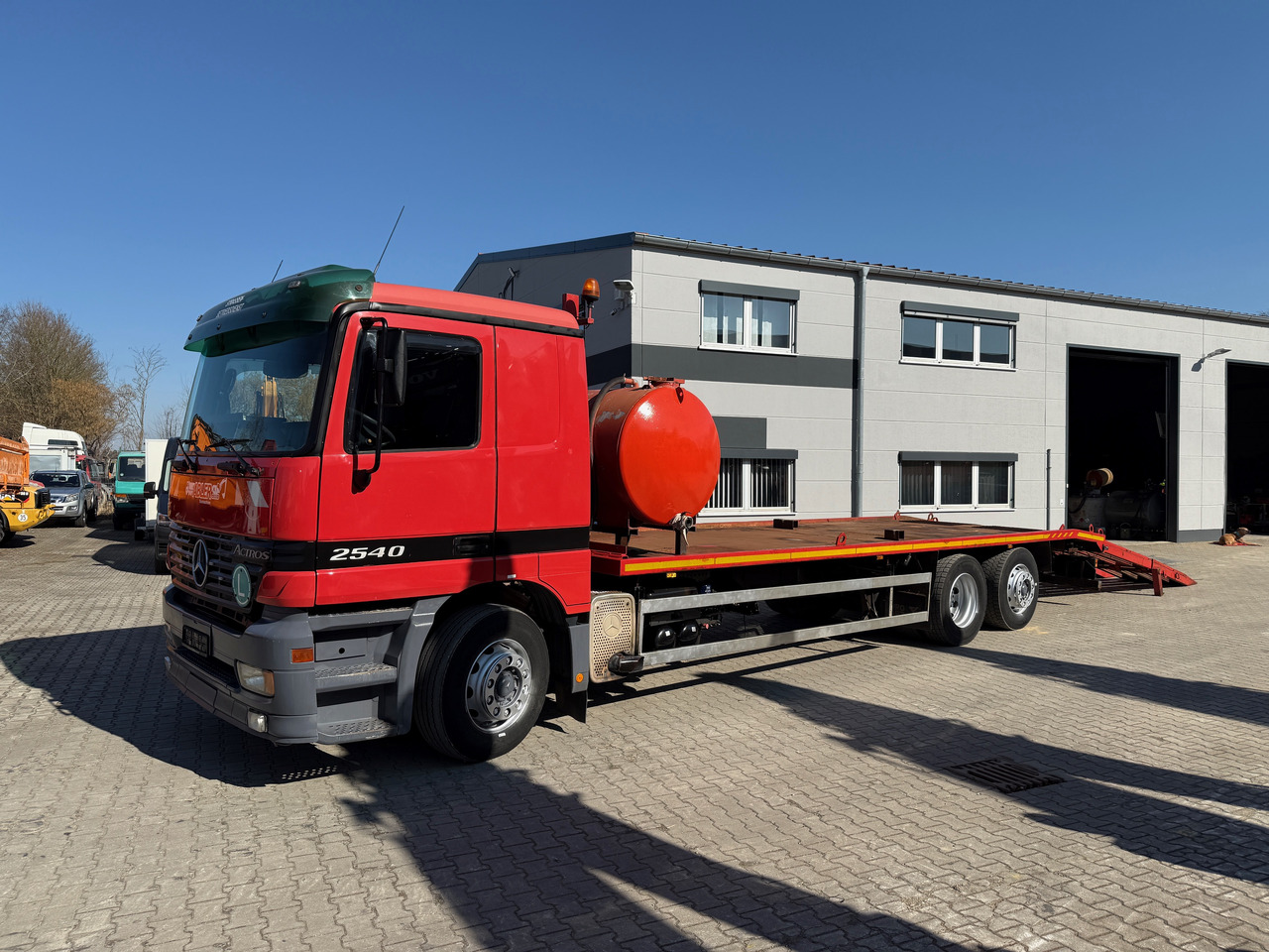 Mercedes-Benz 2540 Actros MP1 Baumaschinentrnasporter - LKW: das Bild 4 Mercedes-Benz 2540 Actros MP1 Baumaschinentrnasporter - LKW: das Bild 4