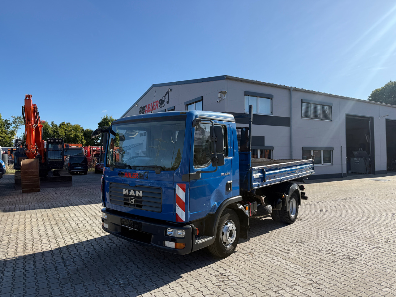 MAN TGL 8.180 3-Seiten-Kipper 2x AHK - Kipper: das Bild 2 MAN TGL 8.180 3-Seiten-Kipper 2x AHK - Kipper: das Bild 2