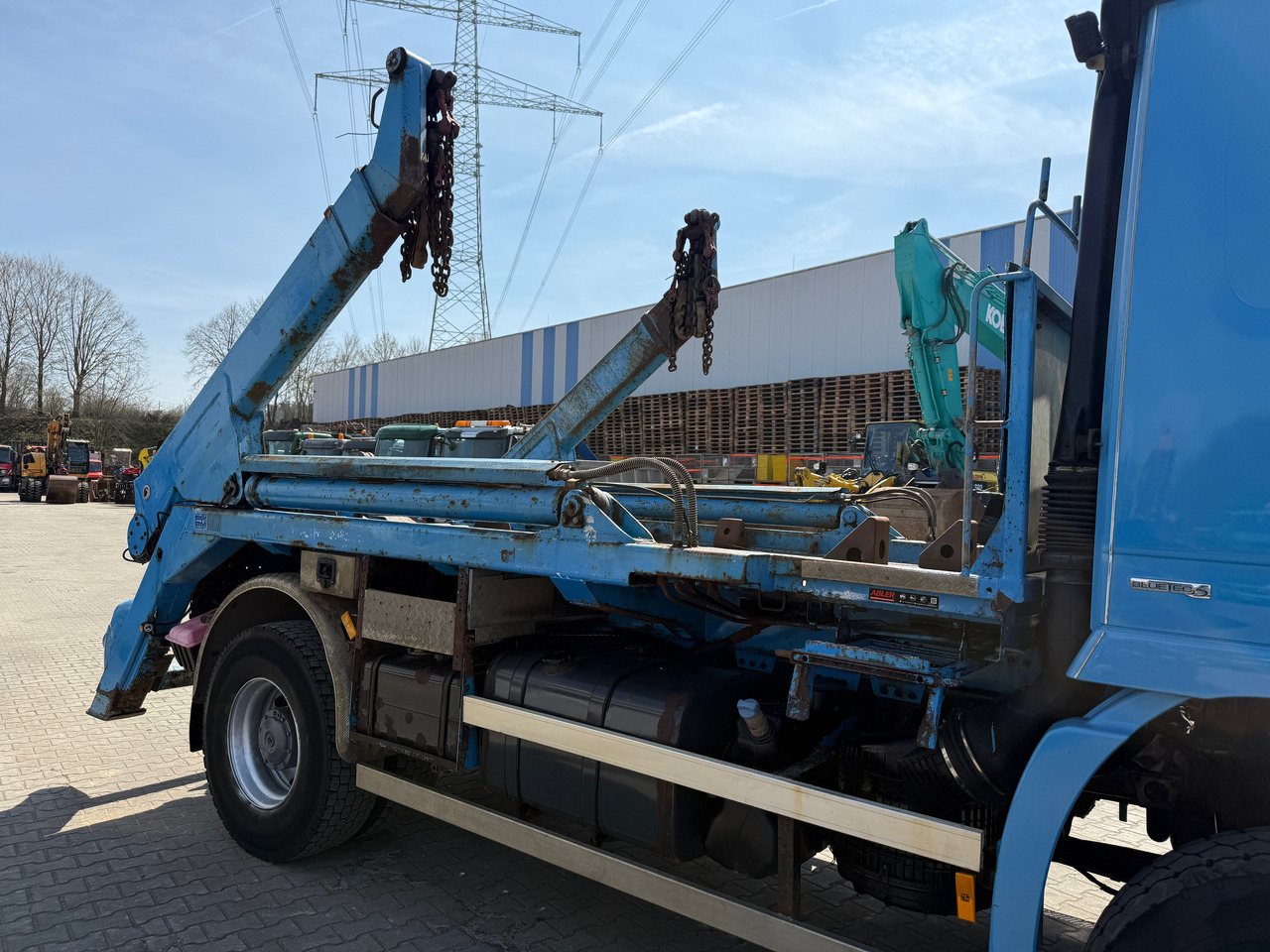 Absetzkipper Mercedes-Benz 1841 Actros MP2 Absetzkipper 4x4 Allrad Klima: das Bild 8