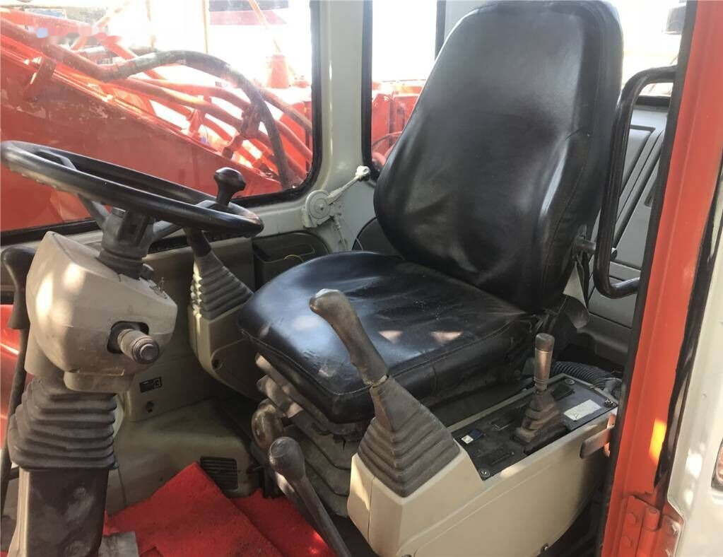 Hitachi ZX160WD - Mobilbagger: das Bild 4 Hitachi ZX160WD - Mobilbagger: das Bild 4