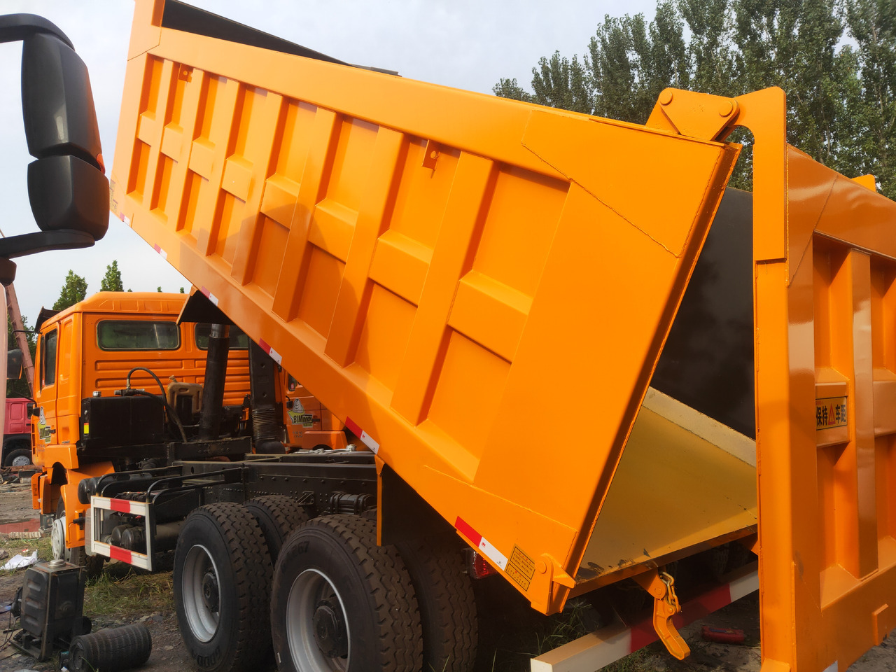 Shacman F3000 6*4 Dump truck - Kipper: das Bild 3 Shacman F3000 6*4 Dump truck - Kipper: das Bild 3
