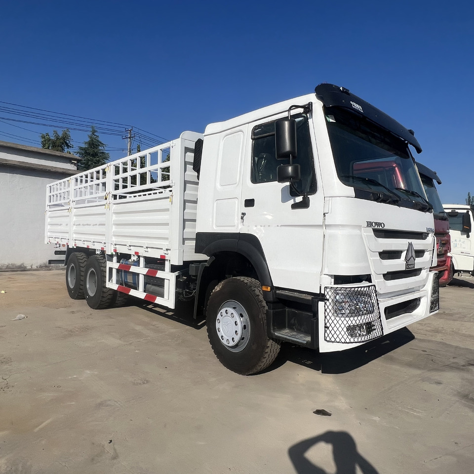 Sinotruk HOWO 371 6*4 Fence truck - Pritsche LKW: das Bild 1 Sinotruk HOWO 371 6*4 Fence truck - Pritsche LKW: das Bild 1
