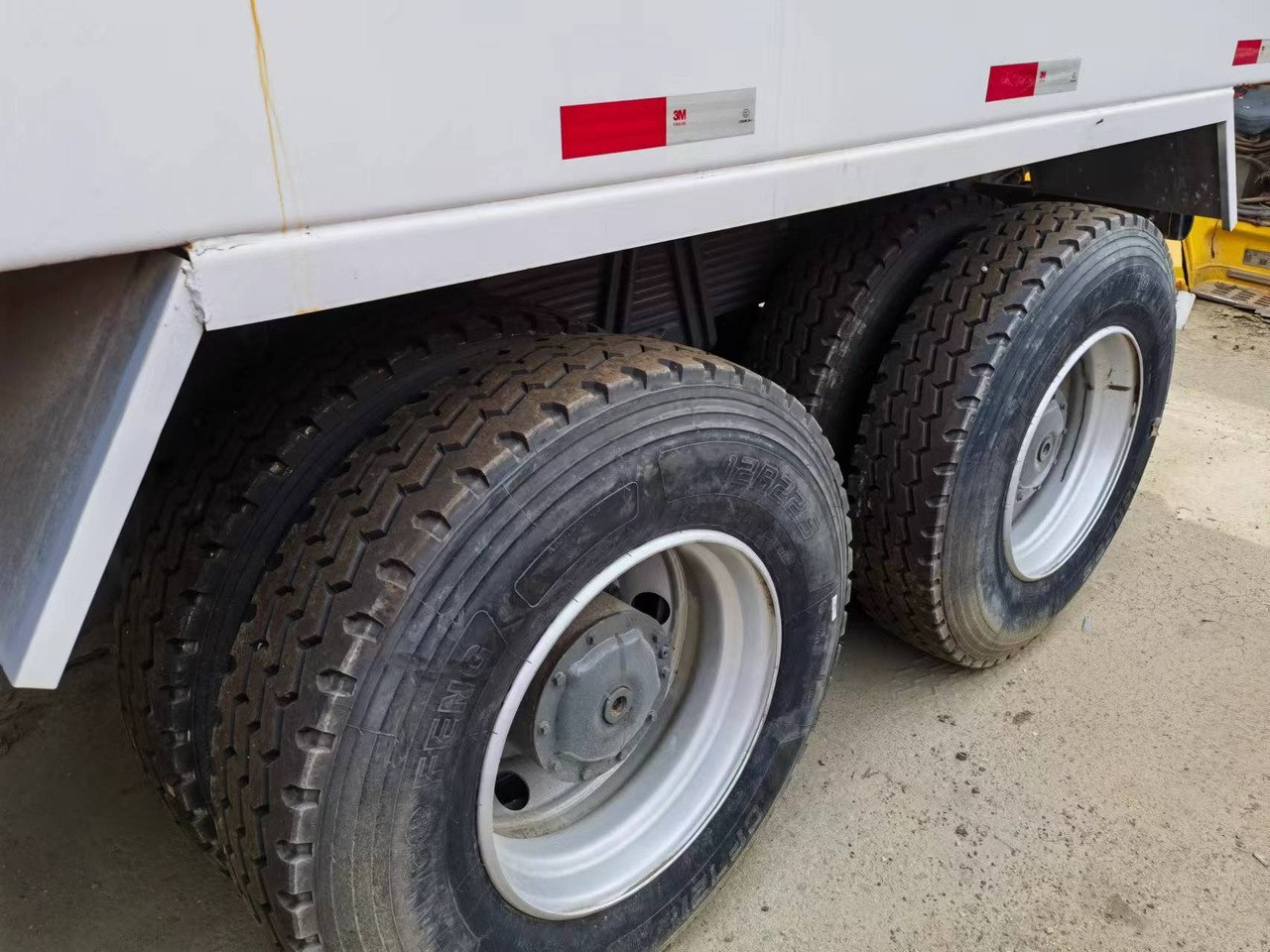 Sinotruk HOWO 375 6*4 Dump truck - Kipper: das Bild 4 Sinotruk HOWO 375 6*4 Dump truck - Kipper: das Bild 4
