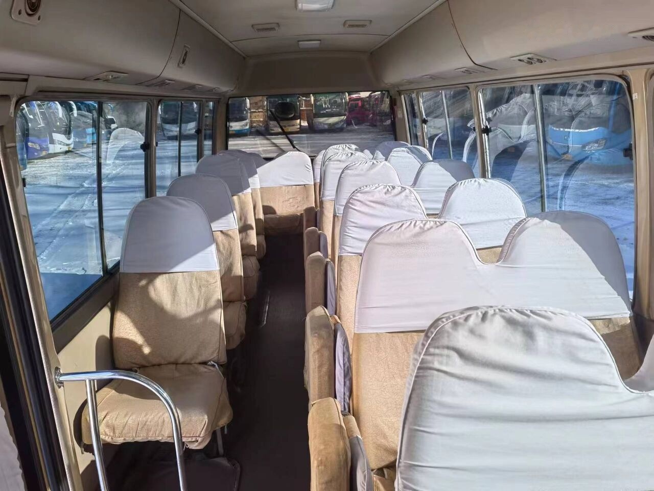 Toyota 29 SEATS COASTER - Linienbus: das Bild 2 Toyota 29 SEATS COASTER - Linienbus: das Bild 2
