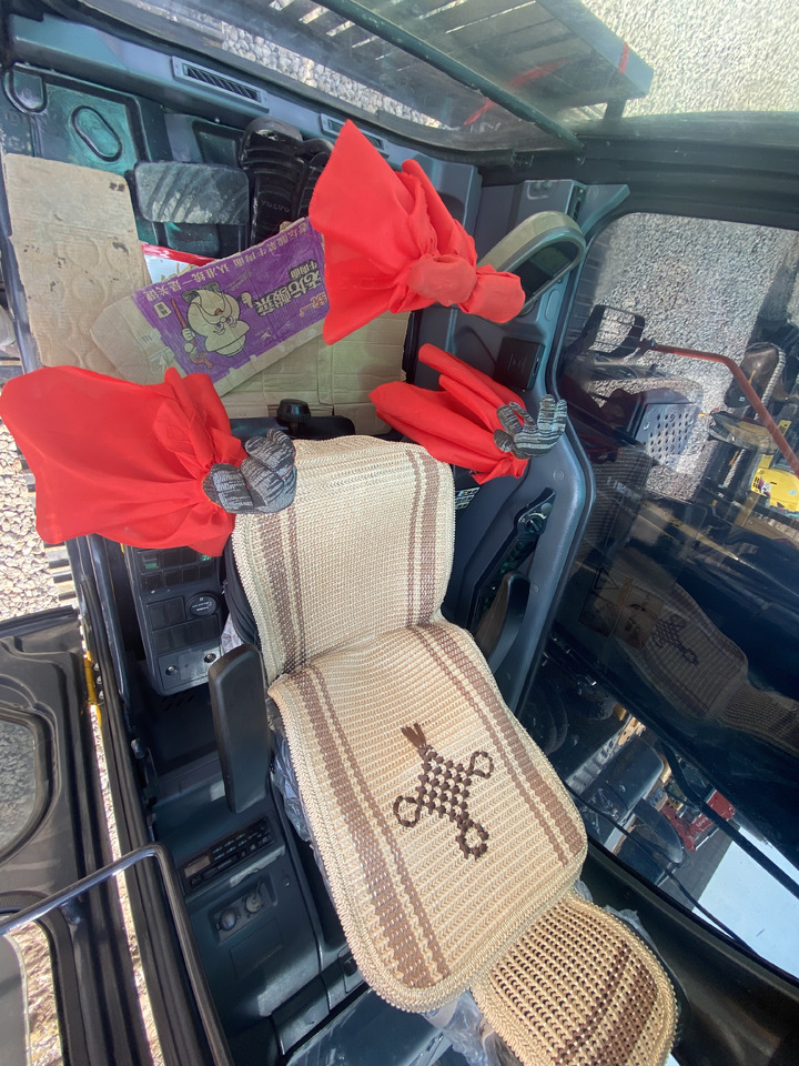 Bagger VOLVO EC140: das Bild 12 Bagger VOLVO EC140: das Bild 12