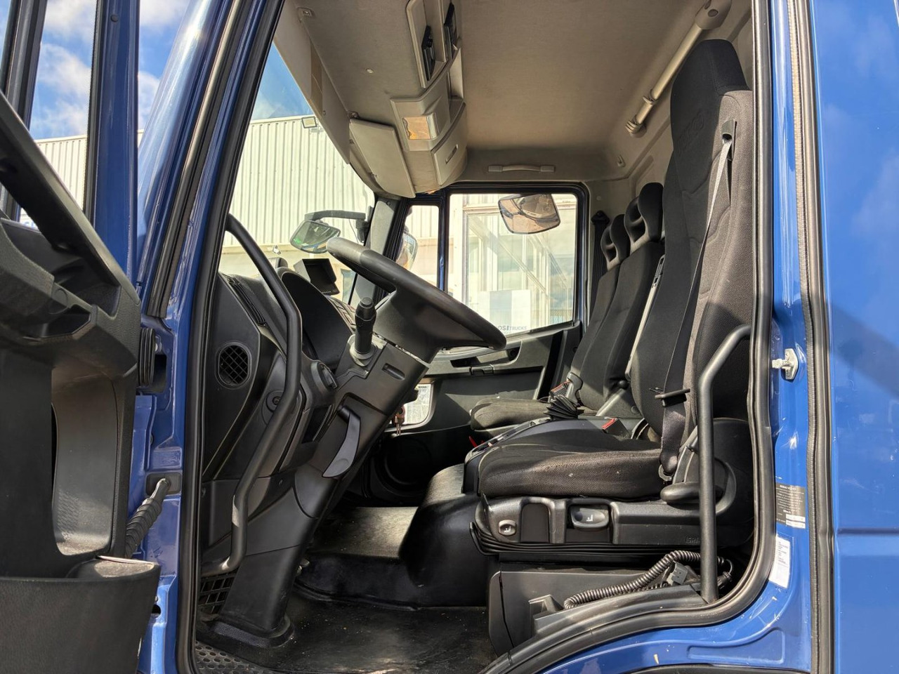 Koffer LKW Caja cerrada IVECO Eurocargo ML 160 E25: das Bild 7 Koffer LKW Caja cerrada IVECO Eurocargo ML 160 E25: das Bild 7