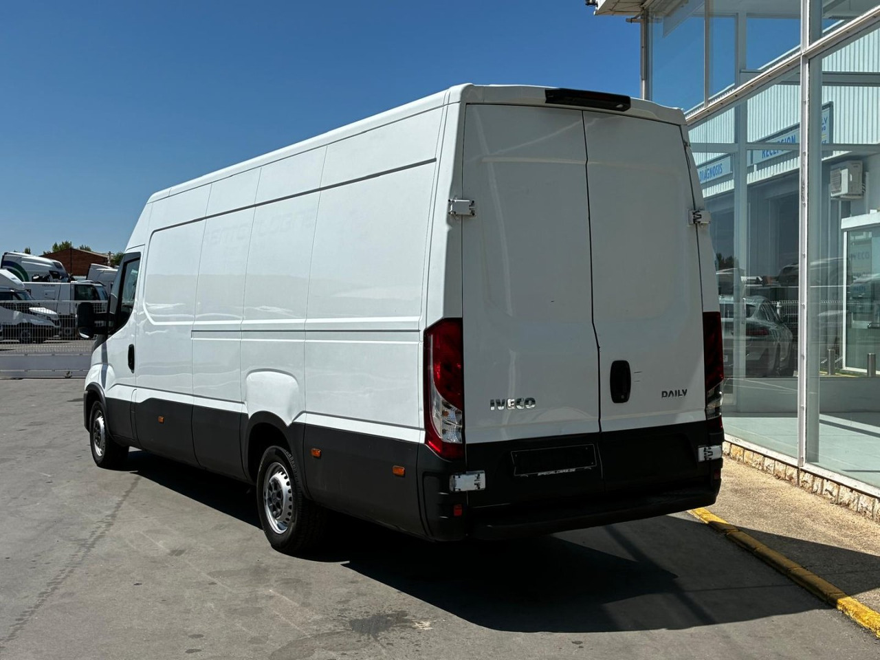 Furgón IVECO 35S14 V 16m3 - Kastenwagen: das Bild 4 Furgón IVECO 35S14 V 16m3 - Kastenwagen: das Bild 4