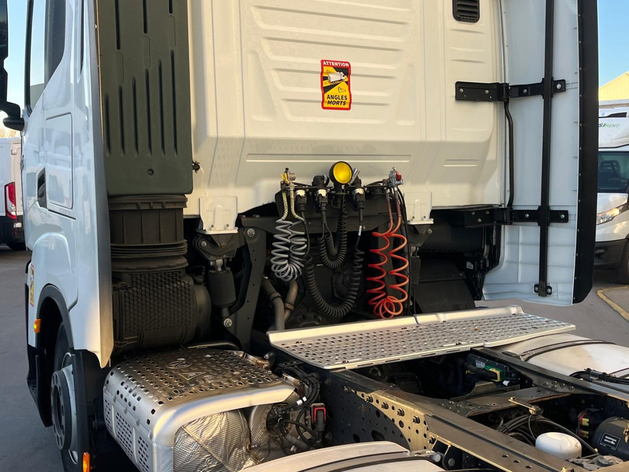 Cabeza Tractora IVECO 480 AUTOMATICO CON INTARDER - Sattelzugmaschine: das Bild 5 Cabeza Tractora IVECO 480 AUTOMATICO CON INTARDER - Sattelzugmaschine: das Bild 5