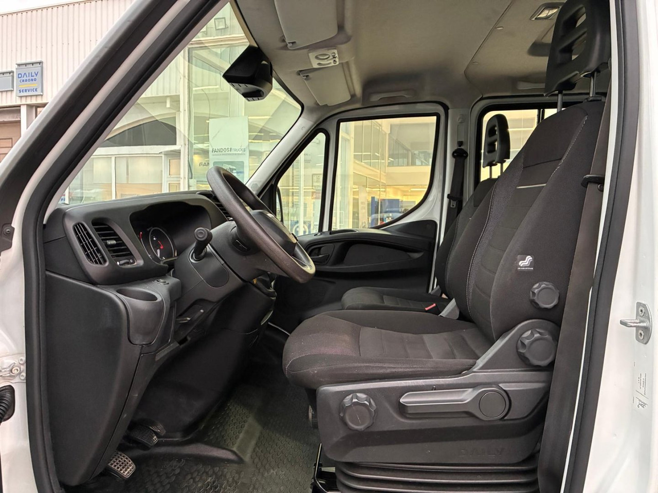 Volquete/Dumper IVECO 35C14 CAJA BASCULANTE DOBLE CABINA - Kipper Transporter, Transporter mit Doppelkabine: das Bild 5 Volquete/Dumper IVECO 35C14 CAJA BASCULANTE DOBLE CABINA - Kipper Transporter, Transporter mit Doppelkabine: das Bild 5