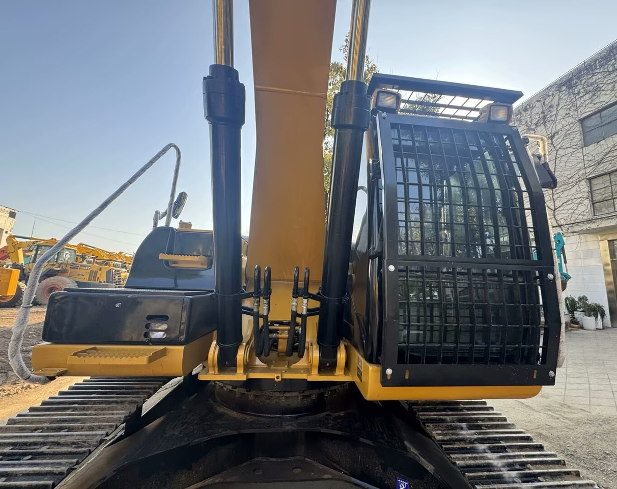 CAT 330D2L - Kettenbagger: das Bild 4 CAT 330D2L - Kettenbagger: das Bild 4