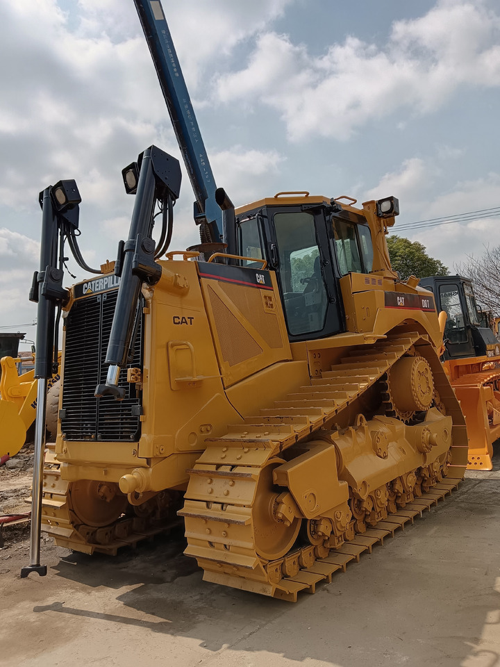 CAT D8T D8R - Bulldozer: das Bild 2 CAT D8T D8R - Bulldozer: das Bild 2