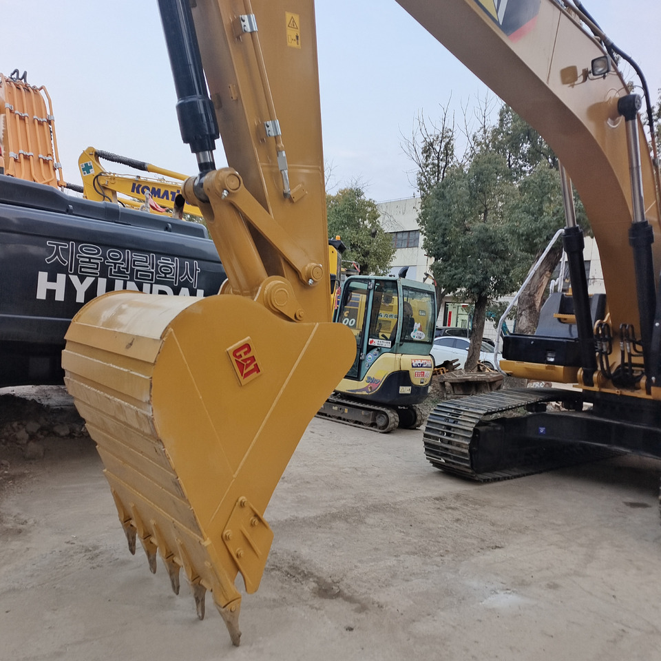 CATERPILLAR 330D2 L CAT 330D 2 L - Kettenbagger: das Bild 3 CATERPILLAR 330D2 L CAT 330D 2 L - Kettenbagger: das Bild 3