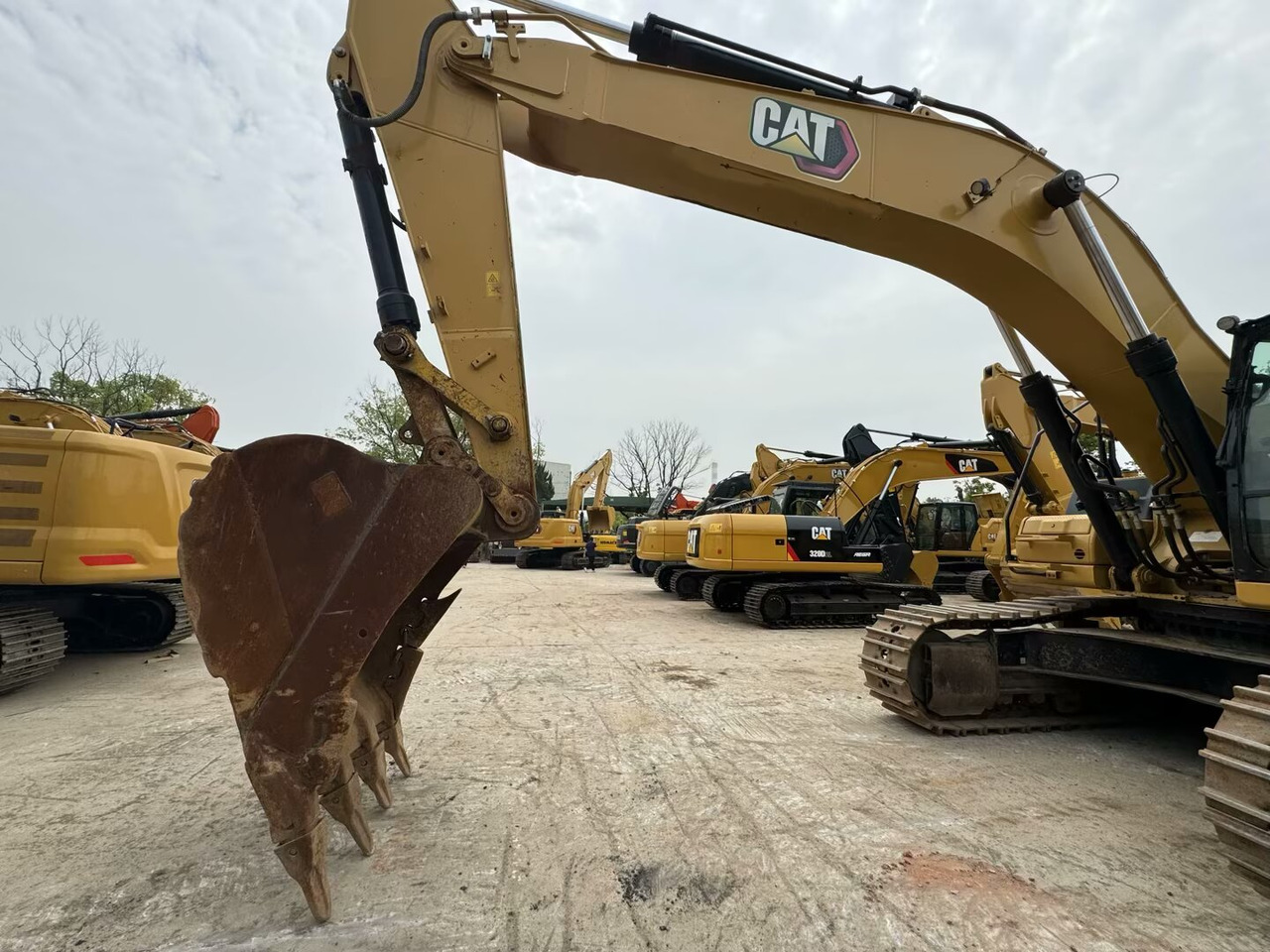 CATERPILLAR 336 GC CAT - Kettenbagger: das Bild 4 CATERPILLAR 336 GC CAT - Kettenbagger: das Bild 4