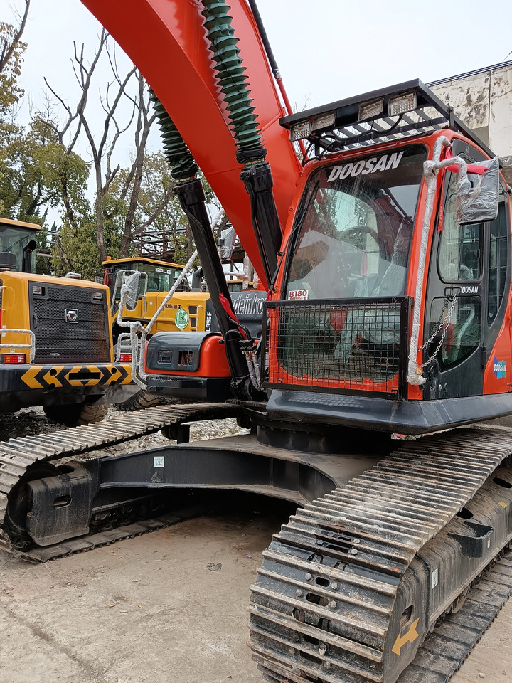 DOOSAN DX225 LC - 9C - Kettenbagger: das Bild 4 DOOSAN DX225 LC - 9C - Kettenbagger: das Bild 4