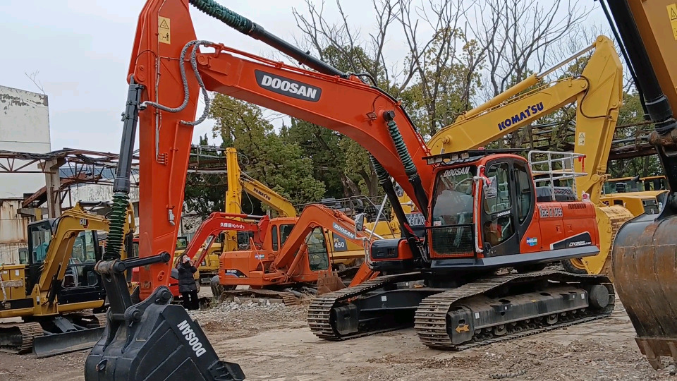 DOOSAN DX225 LC - 9C - Kettenbagger: das Bild 3 DOOSAN DX225 LC - 9C - Kettenbagger: das Bild 3