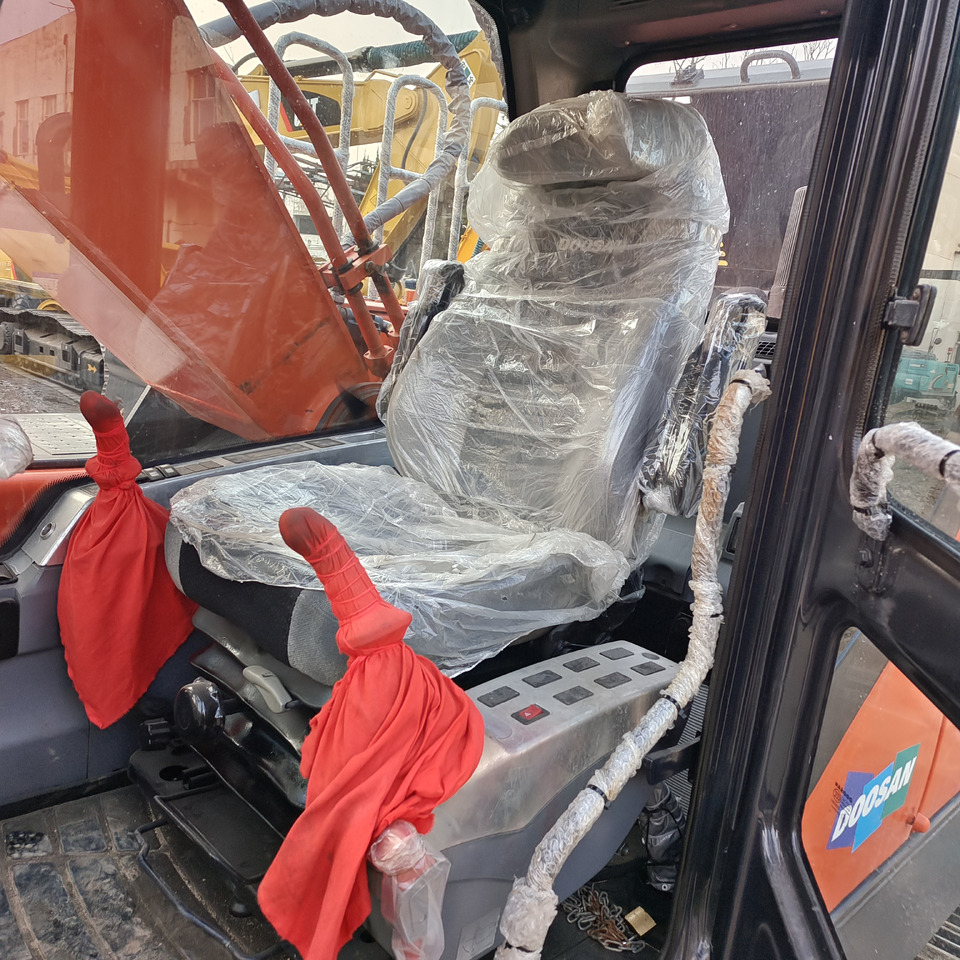 DOOSAN DX300 LC - 9C DX300LCA - Kettenbagger: das Bild 4 DOOSAN DX300 LC - 9C DX300LCA - Kettenbagger: das Bild 4