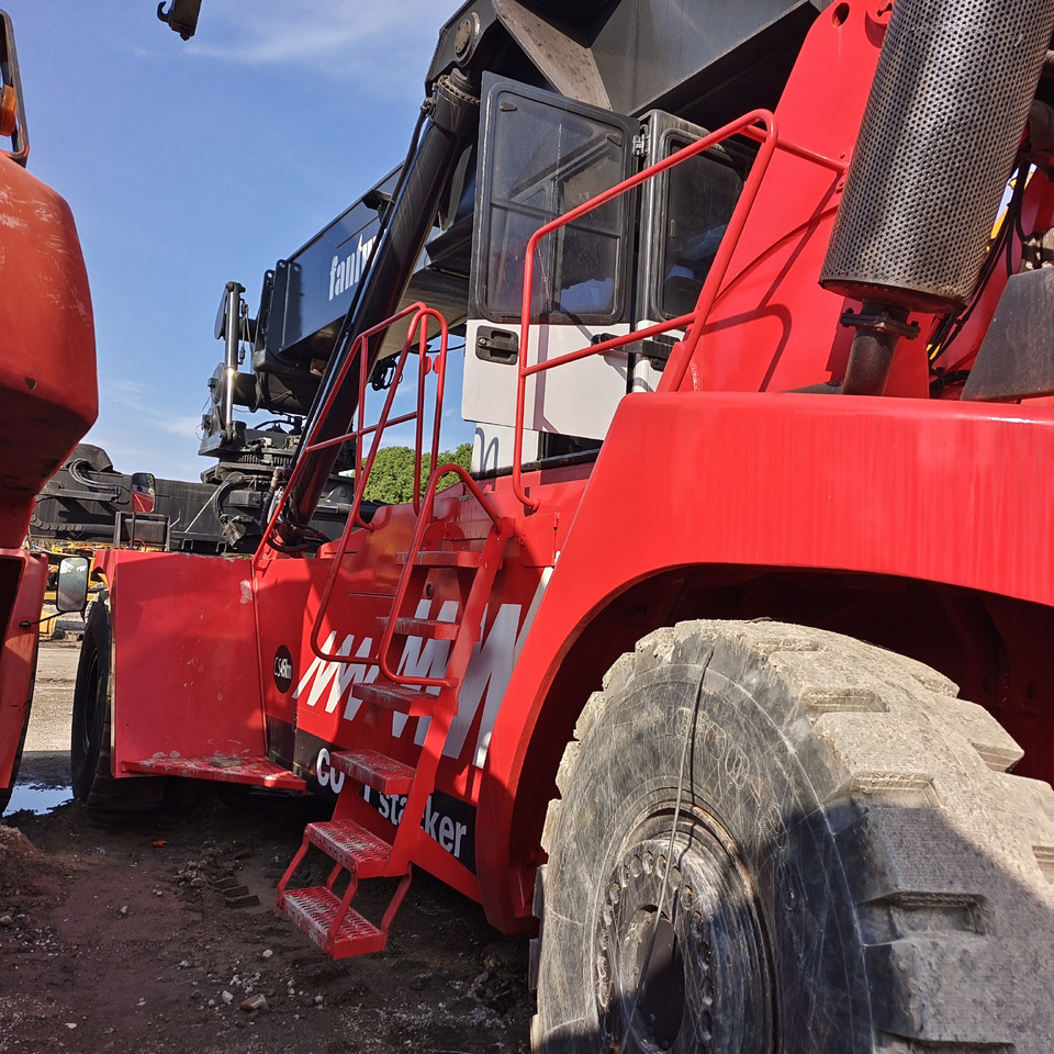 FANTUZZI CS 45 KMHD 45 TON CONTAINER REACH CRANE - Reach stacker: das Bild 3 FANTUZZI CS 45 KMHD 45 TON CONTAINER REACH CRANE - Reach stacker: das Bild 3