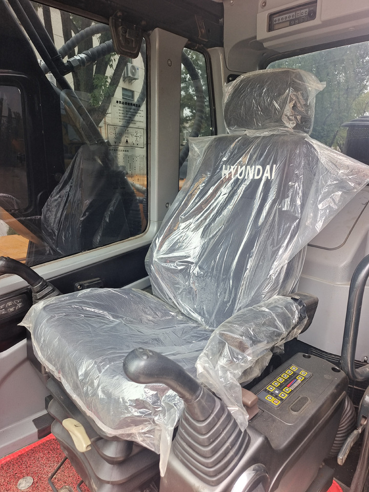 HYUNDAI 220-9S - Kettenbagger: das Bild 2 HYUNDAI 220-9S - Kettenbagger: das Bild 2