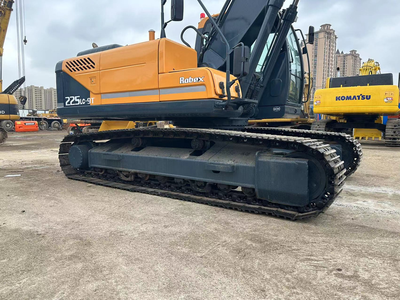 HYUNDAI 225LC-9T - Kettenbagger: das Bild 5 HYUNDAI 225LC-9T - Kettenbagger: das Bild 5