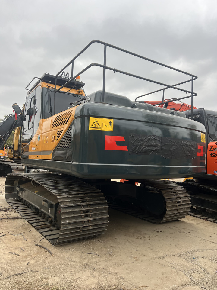 HYUNDAI HX220HD BROADEN TRACK SHOES - Kettenbagger: das Bild 3 HYUNDAI HX220HD BROADEN TRACK SHOES - Kettenbagger: das Bild 3