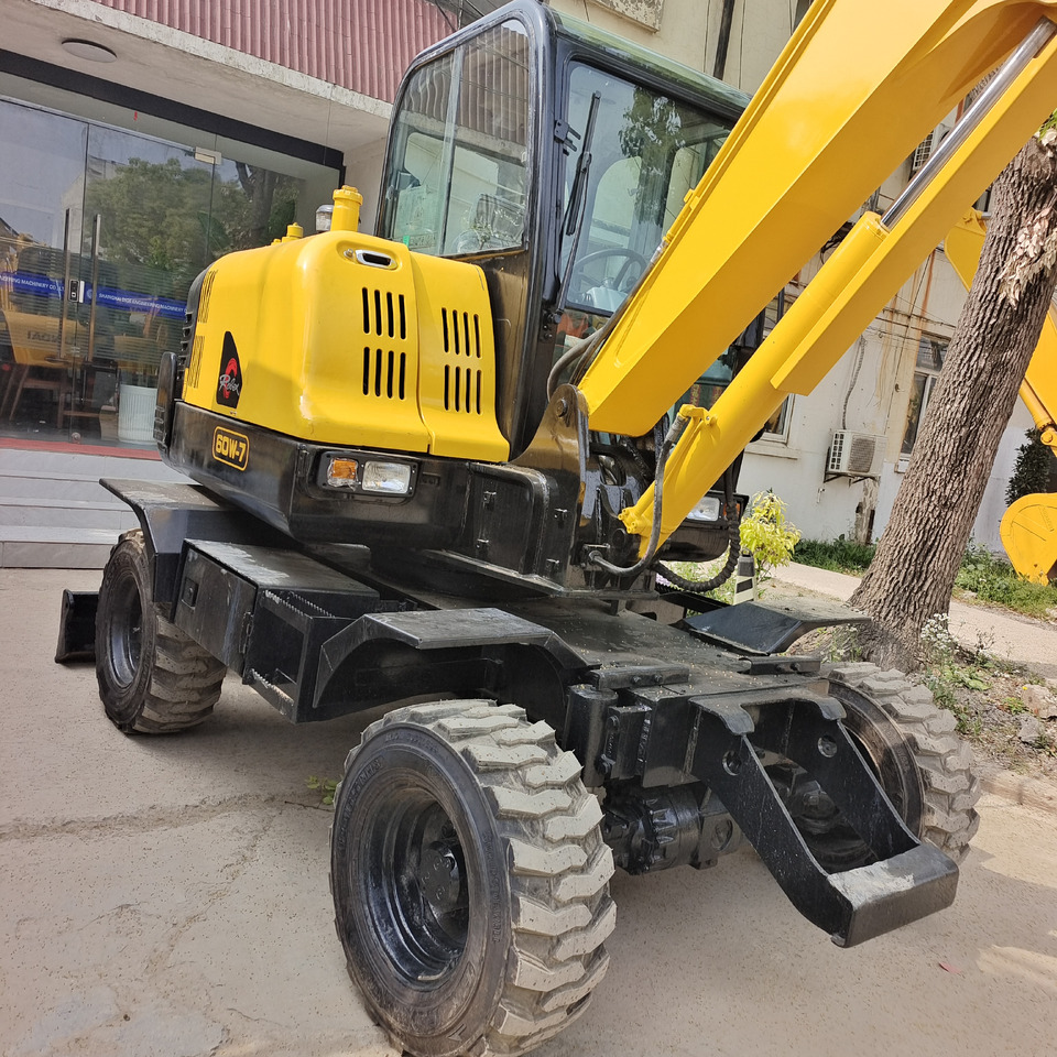 HYUNDAI R60W-7 - Mobilbagger: das Bild 1 HYUNDAI R60W-7 - Mobilbagger: das Bild 1