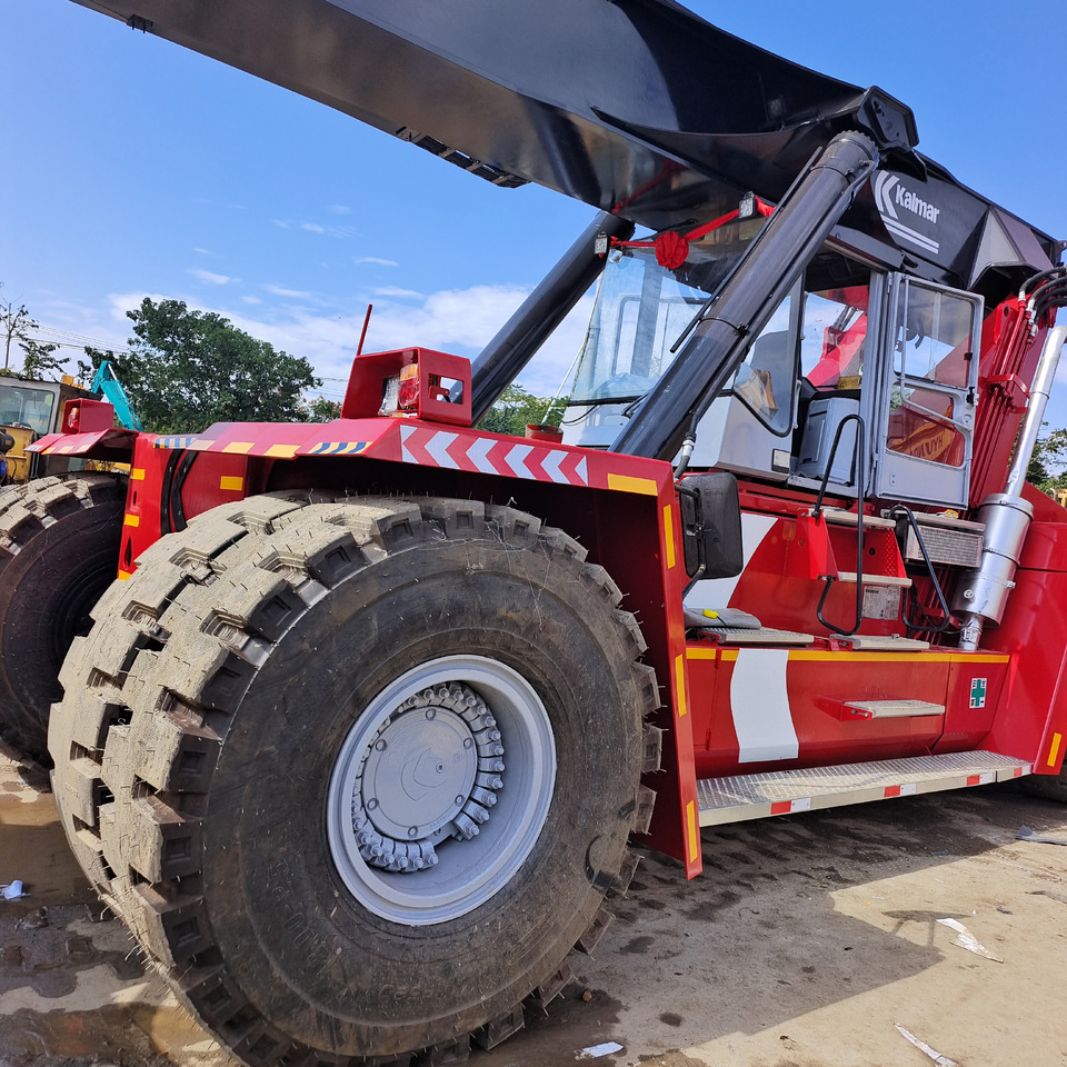 KALMAR DRF 450 - Reach stacker: das Bild 4 KALMAR DRF 450 - Reach stacker: das Bild 4