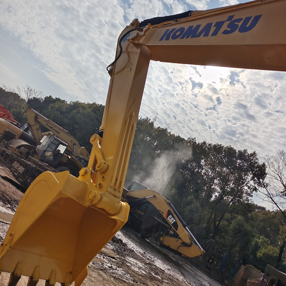 Kettenbagger KOMATSU PC 200-8: das Bild 8