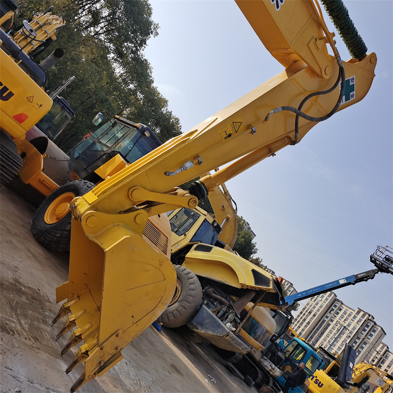 Kettenbagger KOMATSU PC 220-8 N1: das Bild 10