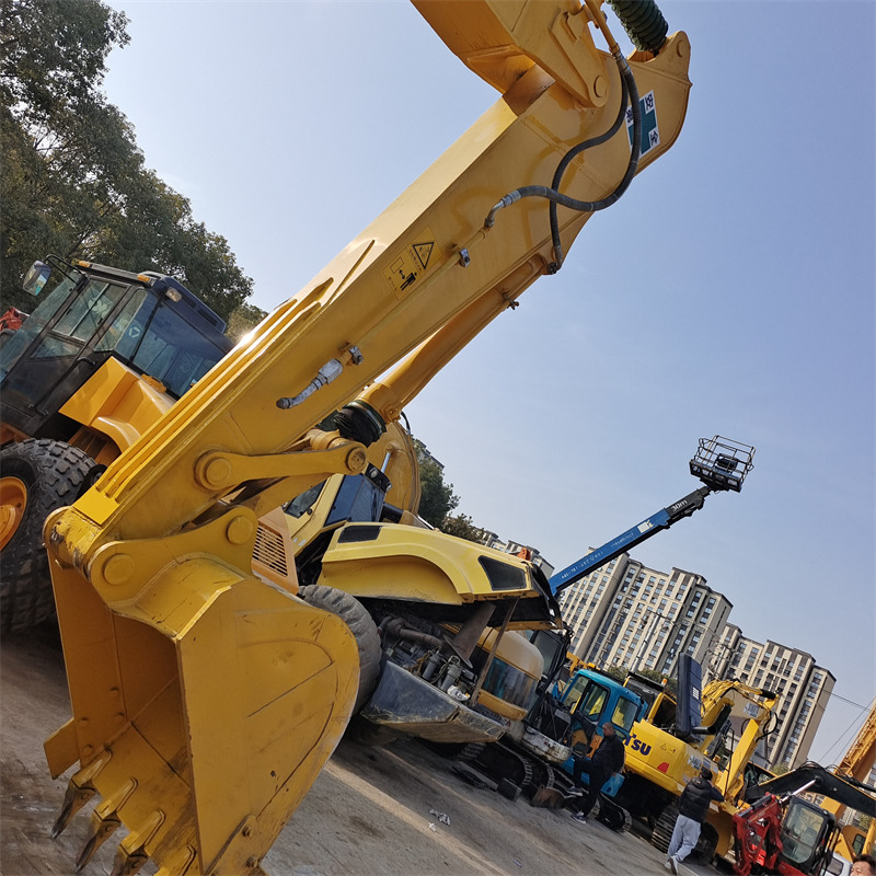 Kettenbagger KOMATSU PC 220-8 N1: das Bild 6