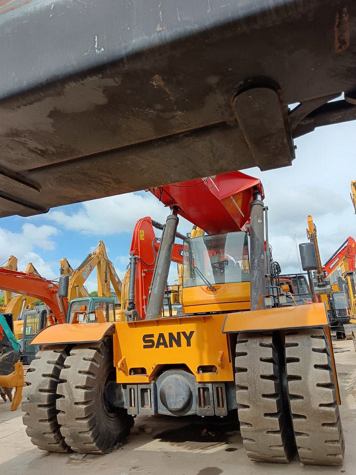 SANY SRSC 45C30 - Reach stacker: das Bild 4 SANY SRSC 45C30 - Reach stacker: das Bild 4