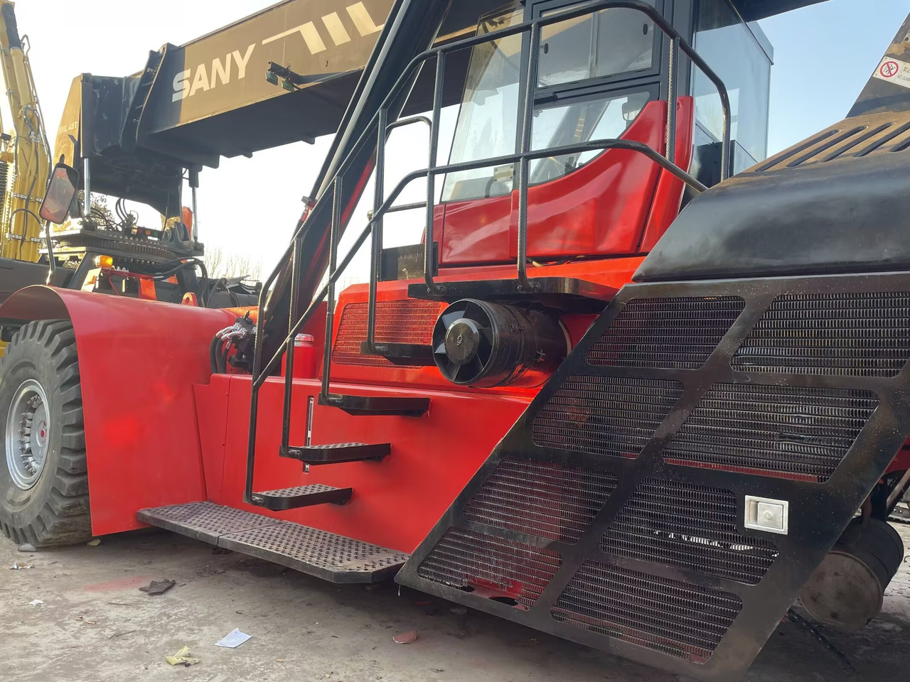 SANY SRSC45C30 45 ton - Containerstapler: das Bild 4 SANY SRSC45C30 45 ton - Containerstapler: das Bild 4