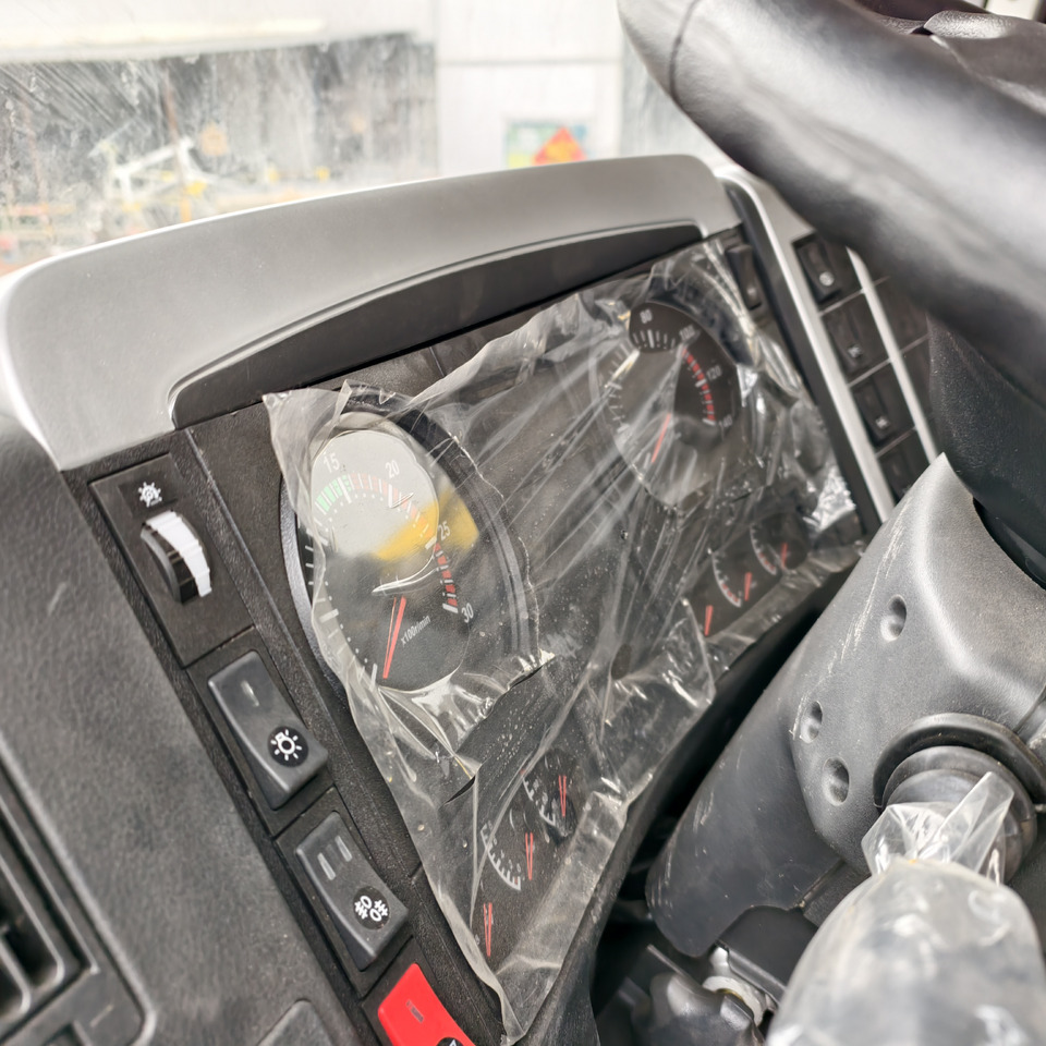 SHACMAN F3000 6*4 DUMP TRUCK - Kipper: das Bild 1 SHACMAN F3000 6*4 DUMP TRUCK - Kipper: das Bild 1