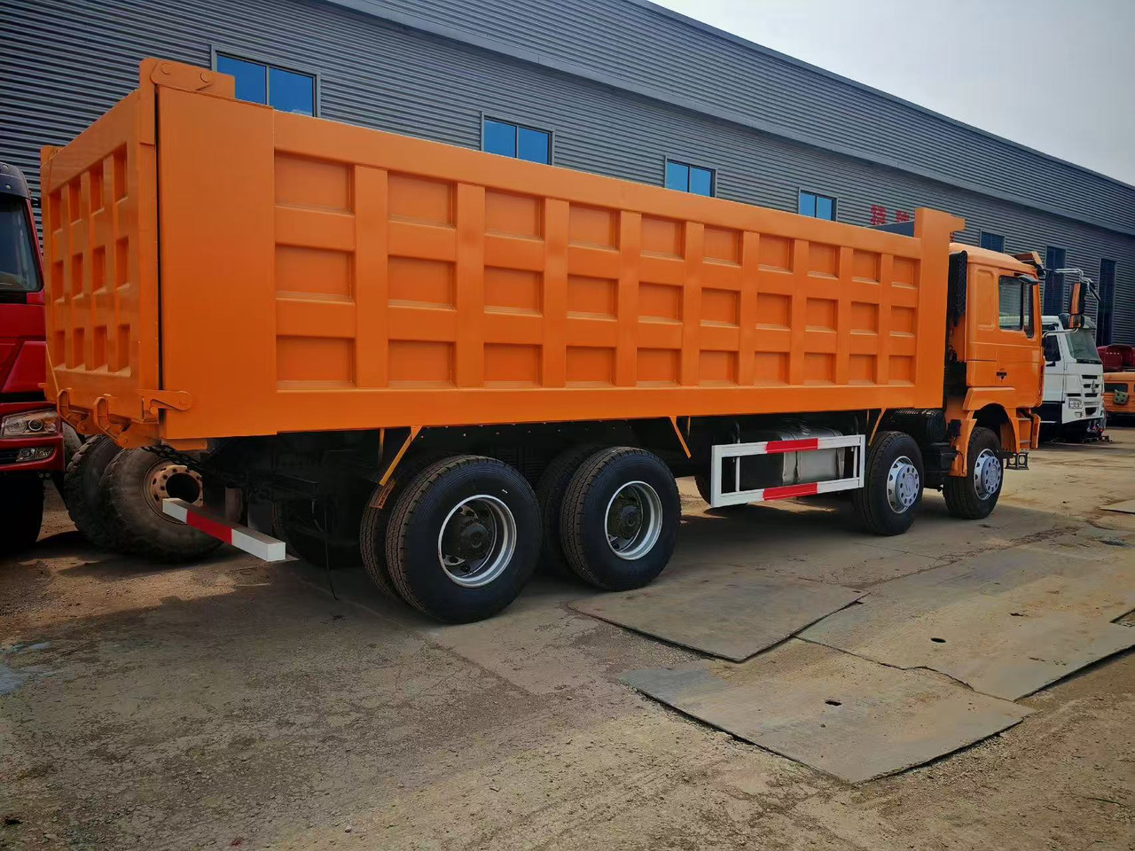 SHACMAN F3000 8*4 DUMP TRUCK - Kipper: das Bild 3 SHACMAN F3000 8*4 DUMP TRUCK - Kipper: das Bild 3