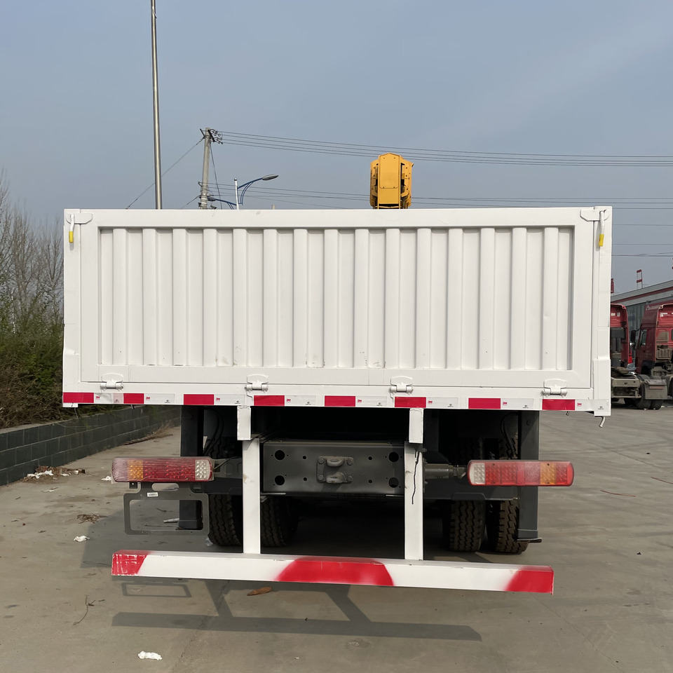 SINOTRUK HOWO 8 TON Knuckle Boom Crane TRUCK MOUNTED CRANE - Autokran: das Bild 5 SINOTRUK HOWO 8 TON Knuckle Boom Crane TRUCK MOUNTED CRANE - Autokran: das Bild 5