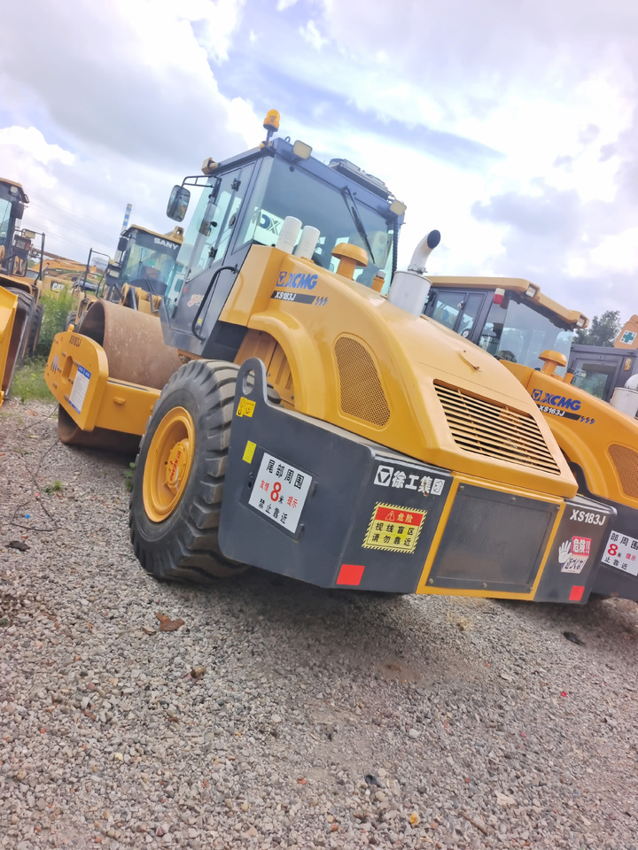 XCMG XS183J - Straßenwalze: das Bild 2 XCMG XS183J - Straßenwalze: das Bild 2