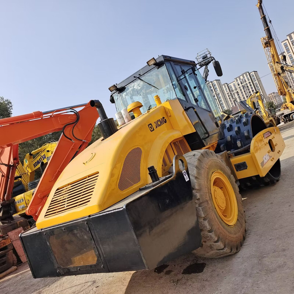 XCMG xs 223j XS223J Goat Horn Vibratory Roller Compactor - Straßenwalze: das Bild 4 XCMG xs 223j XS223J Goat Horn Vibratory Roller Compactor - Straßenwalze: das Bild 4