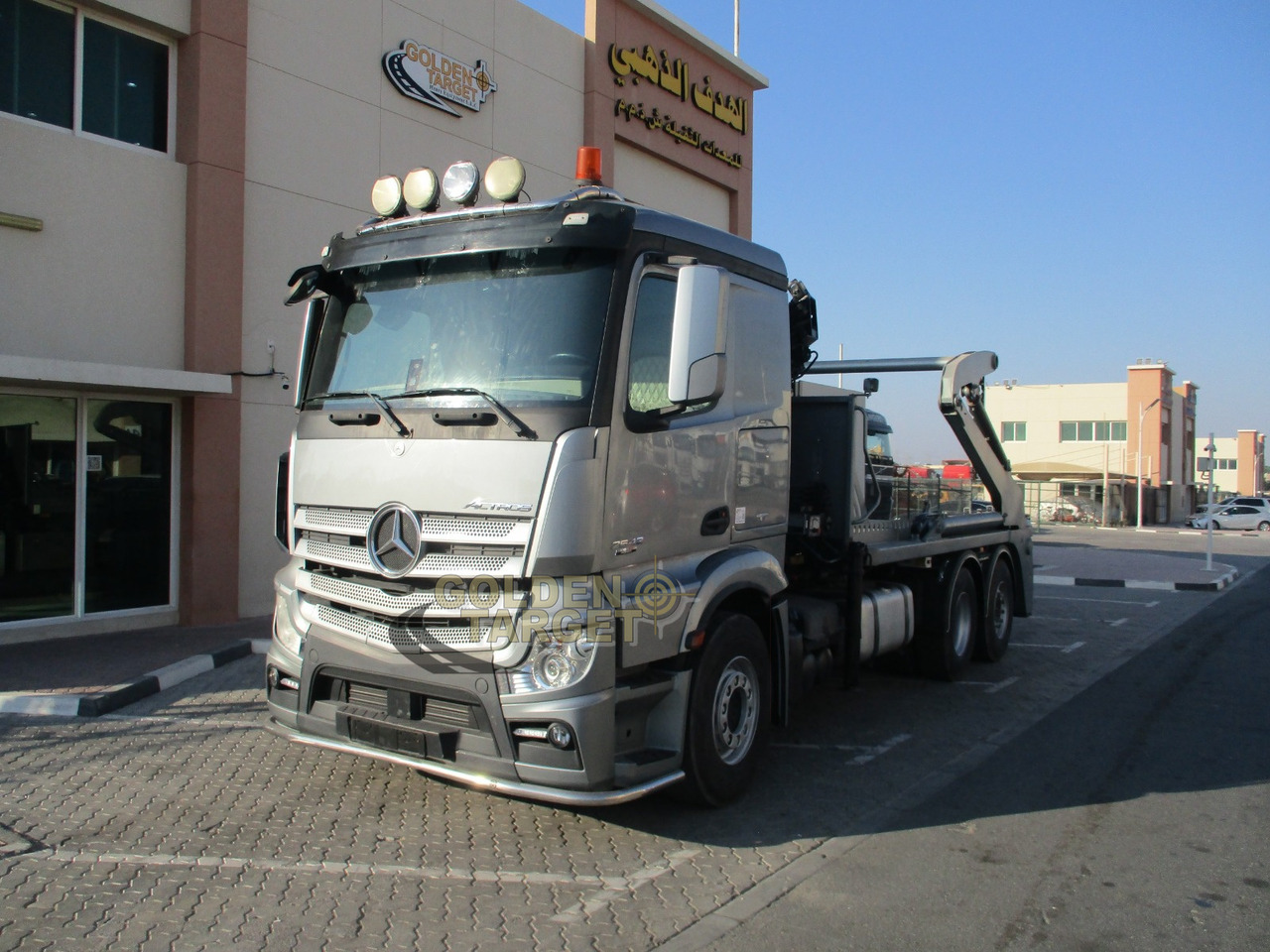 MERCEDES-BENZ 2642 6×2 DOUBLE SKIP LOADER with HIAB Crane - Absetzkipper: das Bild 2 MERCEDES-BENZ 2642 6×2 DOUBLE SKIP LOADER with HIAB Crane - Absetzkipper: das Bild 2