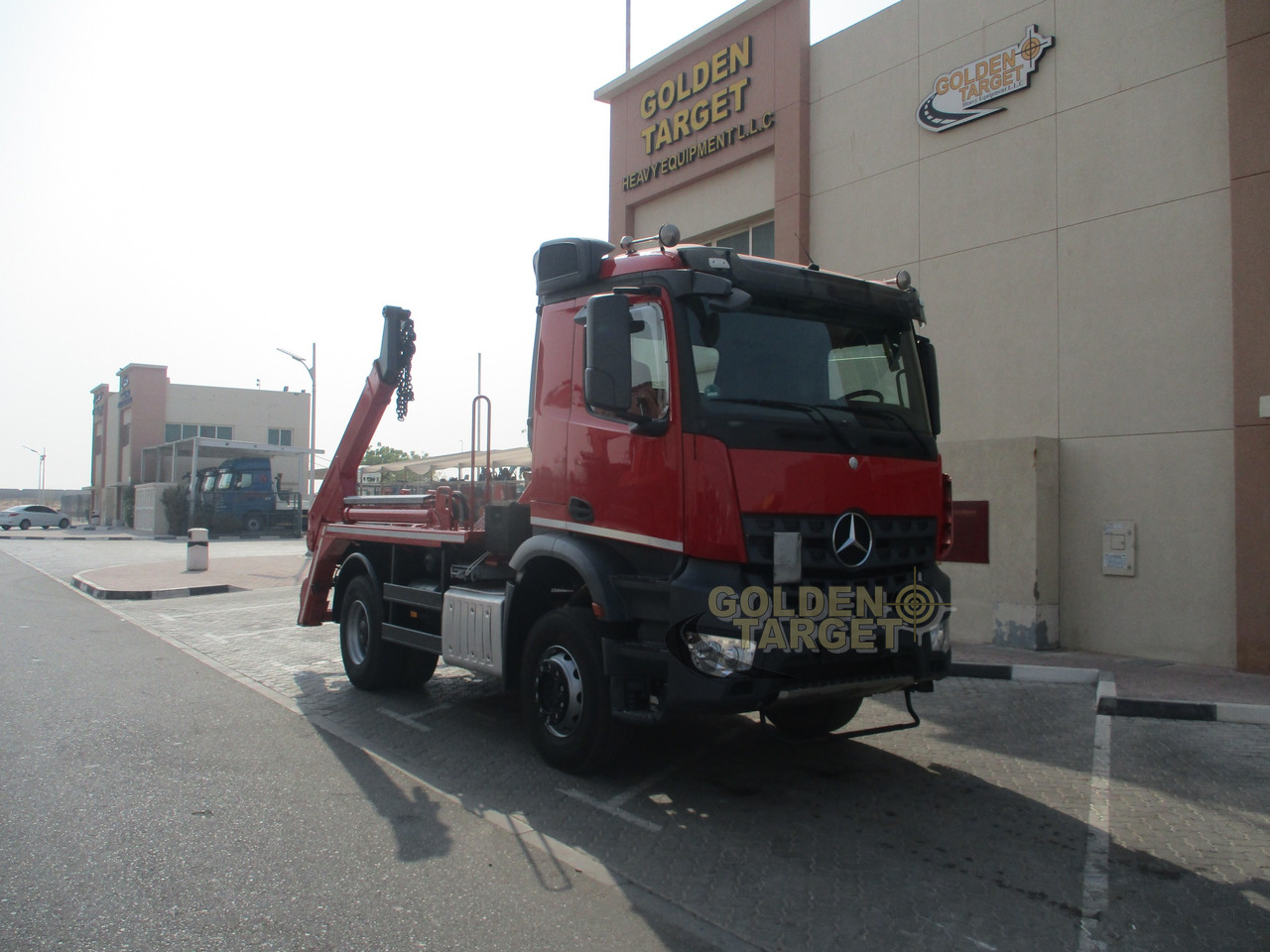 MERCEDES-BENZ Arocs 1832 4x2 Skip Loader - Absetzkipper: das Bild 2 MERCEDES-BENZ Arocs 1832 4x2 Skip Loader - Absetzkipper: das Bild 2