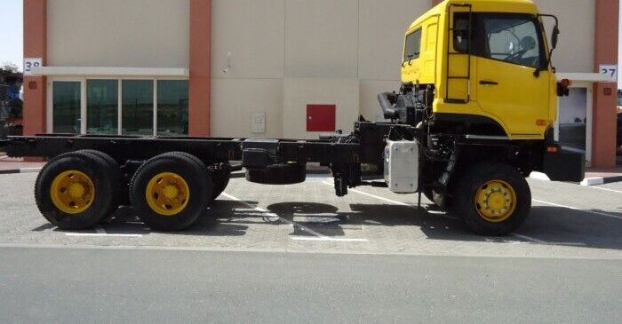 Nissan UD CZ4YL 6x6 Chassis Truck - Fahrgestell LKW: das Bild 3 Nissan UD CZ4YL 6x6 Chassis Truck - Fahrgestell LKW: das Bild 3