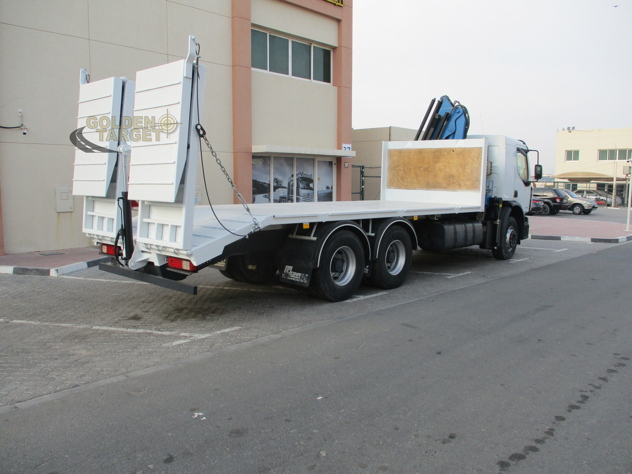 RENAULT Kerax 380 6×4 Crane Truck - Autokran: das Bild 3 RENAULT Kerax 380 6×4 Crane Truck - Autokran: das Bild 3
