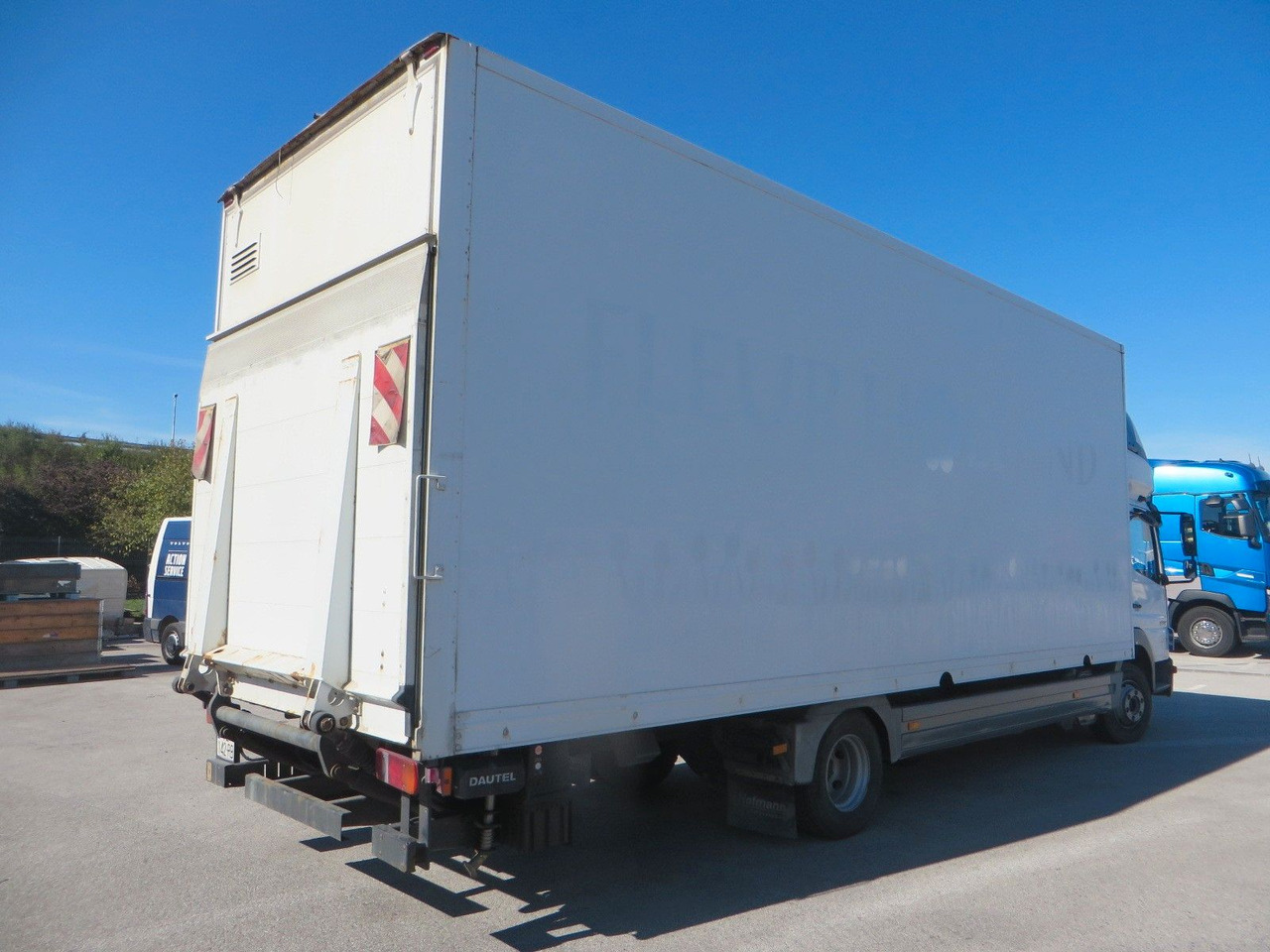 Mercedes-Benz Atego 1024 Box body with tail lift - Koffer LKW: das Bild 3 Mercedes-Benz Atego 1024 Box body with tail lift - Koffer LKW: das Bild 3