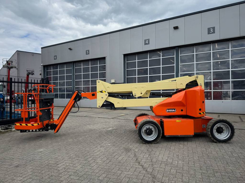 JLG E 450 AJ - Gelenkarmbühne: das Bild 1 JLG E 450 AJ - Gelenkarmbühne: das Bild 1