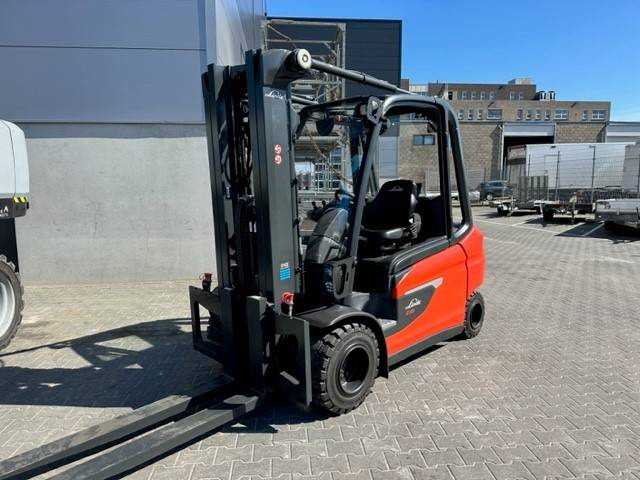 Linde E35L - Elektrostapler: das Bild 1 Linde E35L - Elektrostapler: das Bild 1