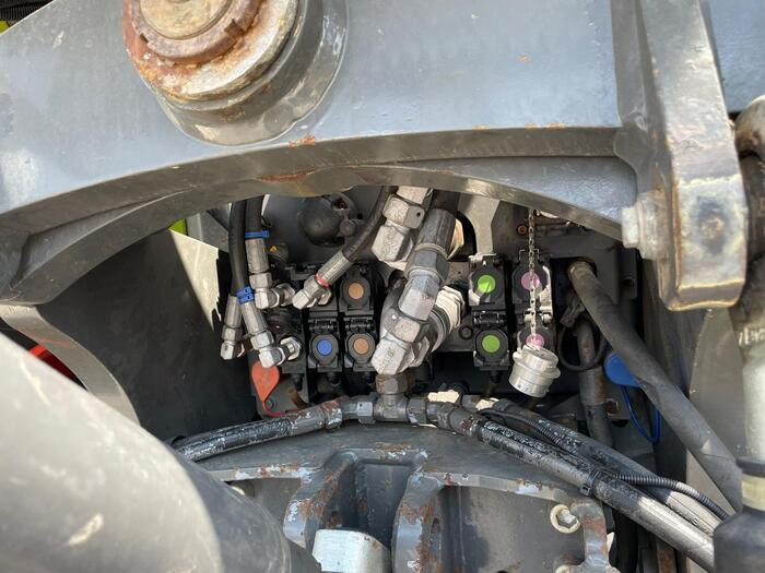 Claas Xerion 4000 - Traktor: das Bild 3 Claas Xerion 4000 - Traktor: das Bild 3