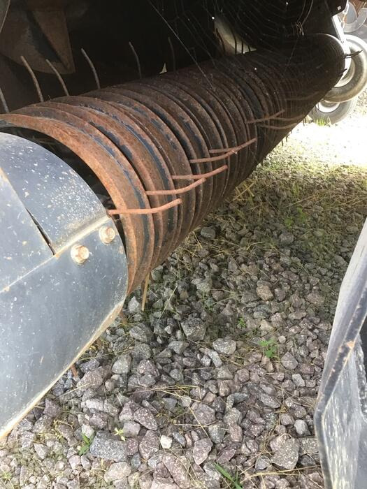 New Holland BB 9080 R - Packenpresse: das Bild 3 New Holland BB 9080 R - Packenpresse: das Bild 3
